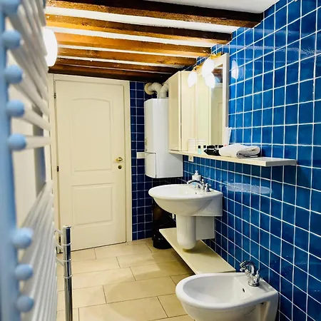 招待所 First Dream