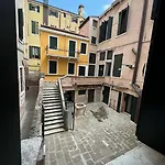 First Dream Affittacamere